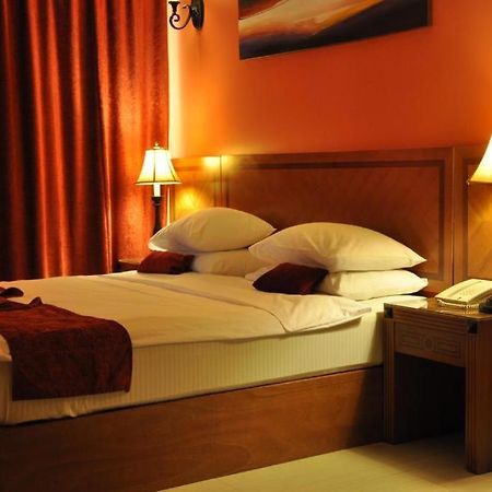 La Rosa Hotel By Brother International Mascate Extérieur photo