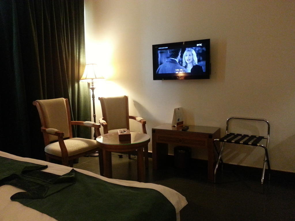 La Rosa Hotel By Brother International Mascate Extérieur photo